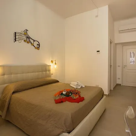 Salus ゲストハウス ローマ