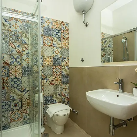 Salus ゲストハウス